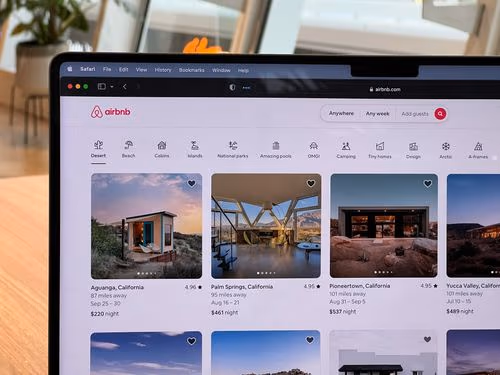Spanien slår till mot korttidsuthyrning – 120 000 Airbnb-annonser under lupp