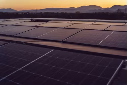 The sun help you reduce your housing costs in Spain